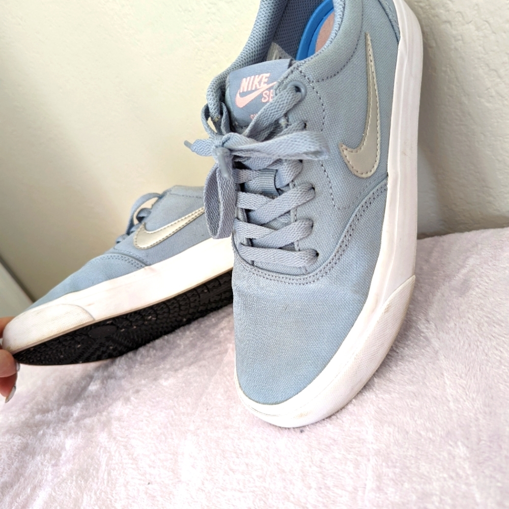 Nike Shoes- Size 6